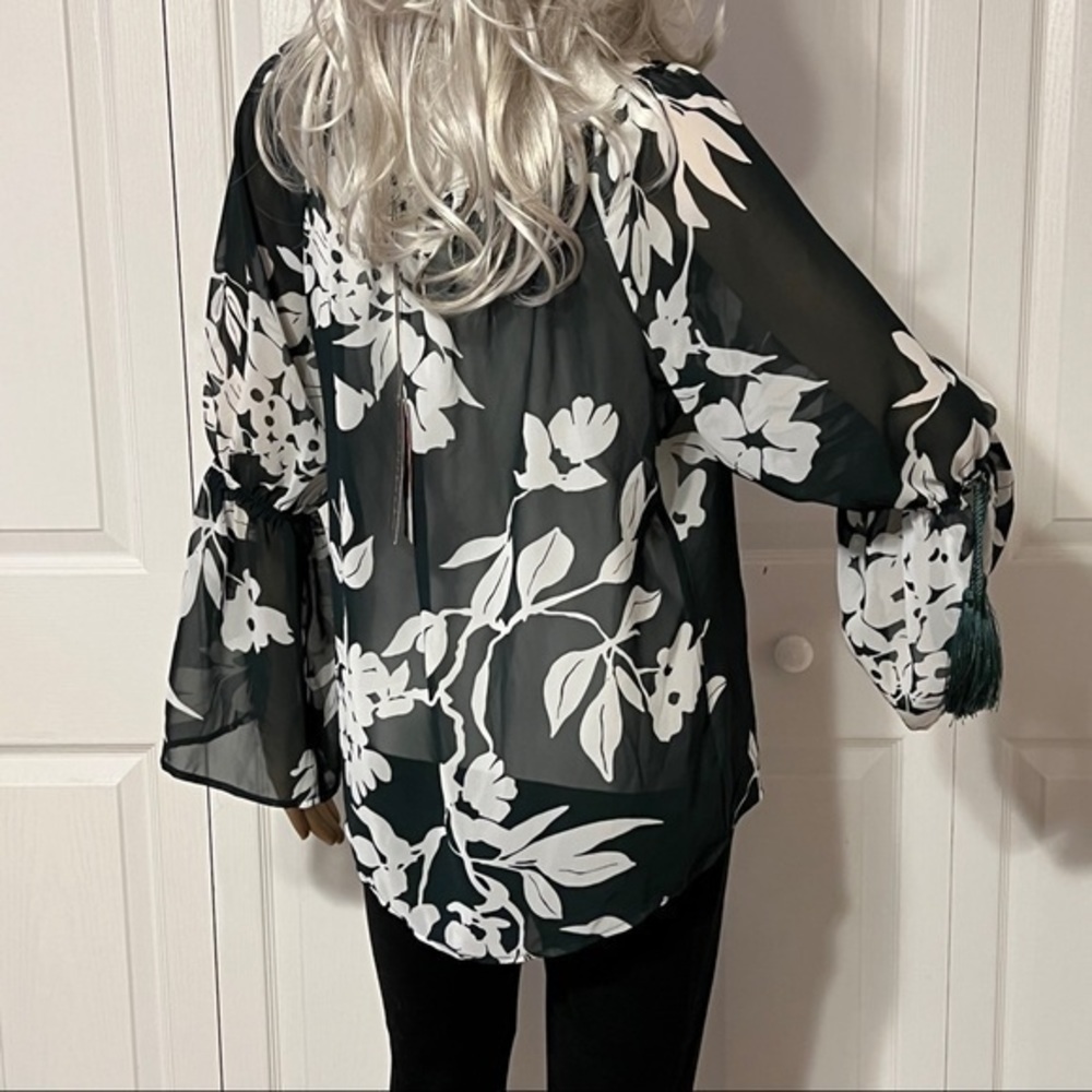 New York & Company Eva Mendes Green White Floral Blouse NWT - Picture 6 of 13